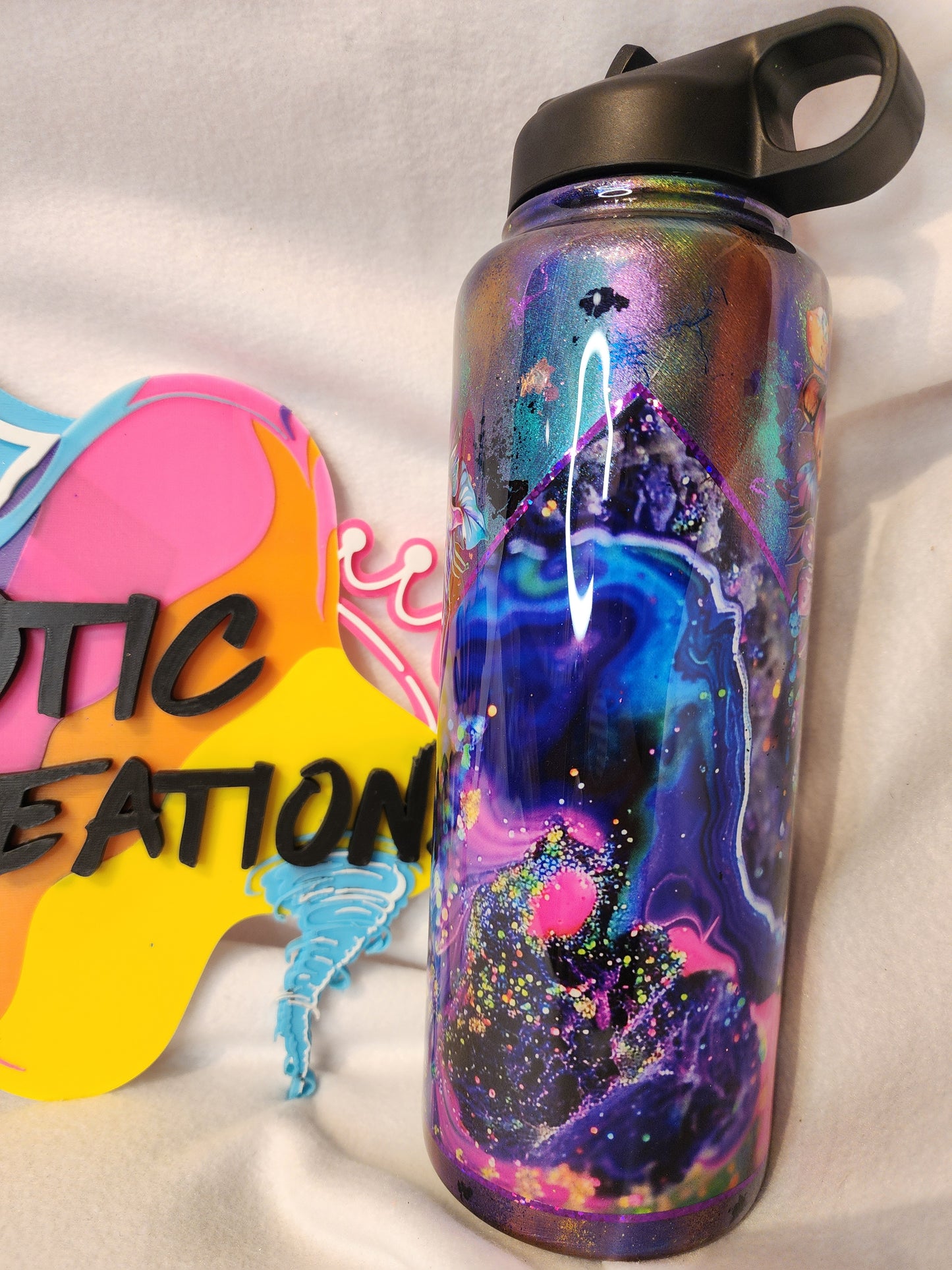 40oz hydro neon monstera